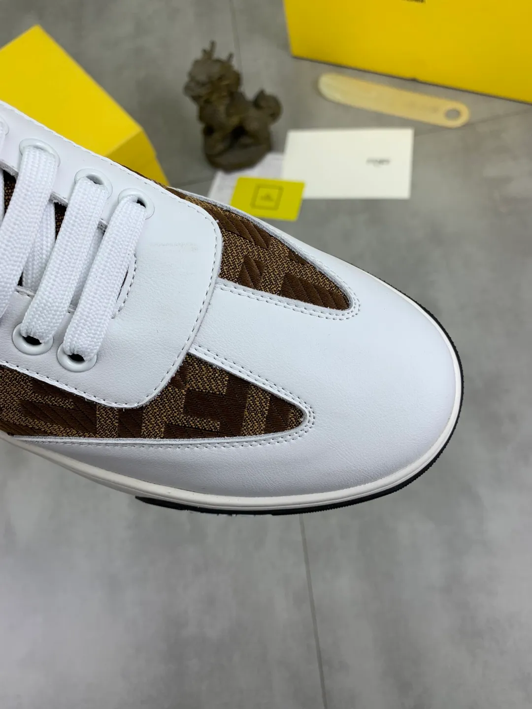 ​Men's shoes 💰P420 💰[New style] little monster 🆘 New style at FENDI counter 🕶️🕶️Simple routing effect, showing an elegant and cool driving shoe 🎬Using imported calfskin + first-layer pigskin lining🐂Excellent material🎬Detailed workmanship 🤗Comfortable foot feel➰➰. ​Pair it with any outfit to show your taste and temperament, low-key luxury ♻️Design ​simple and elegant ​noble and fashionable 🍃​Very loved and favored by trendy men 💓❤️size: 38-44 4️⃣colors available